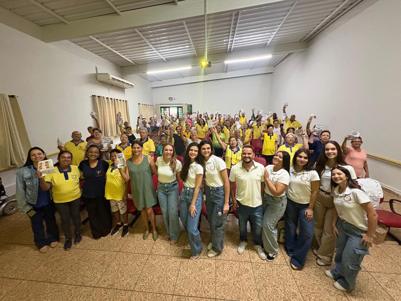 Palestra sobre saúde bucal na terceira idade